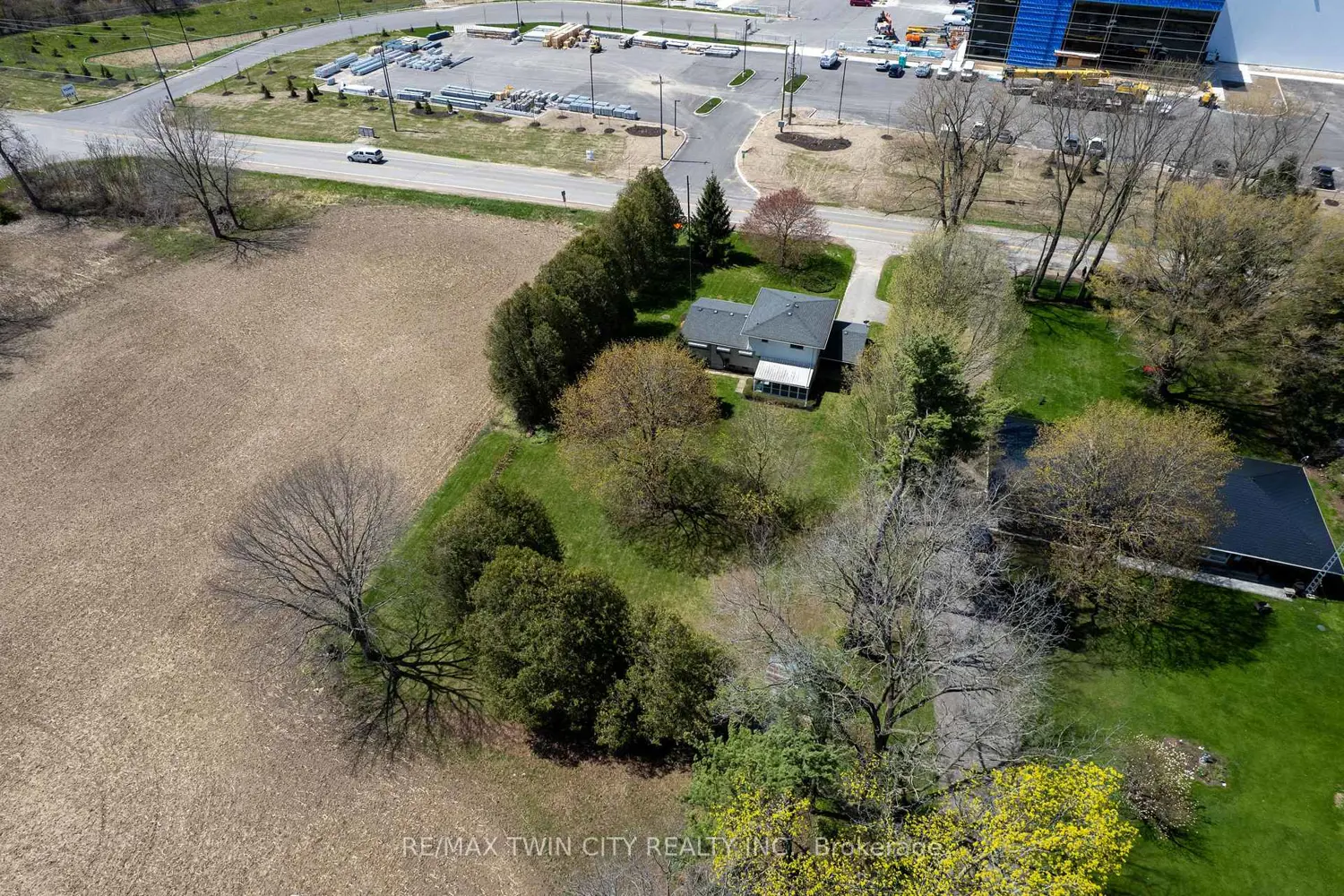 638 Oak Park Road photo 5
