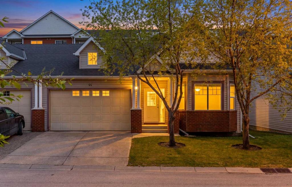 44 Prestwick Pond Terrace SE, Calgary, AB, T2Z 3Z8