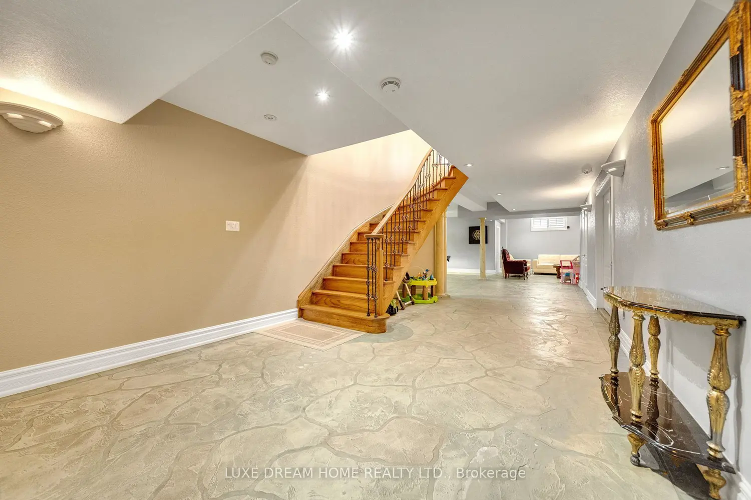 Additional image 15 of 3006 Lower Base Line