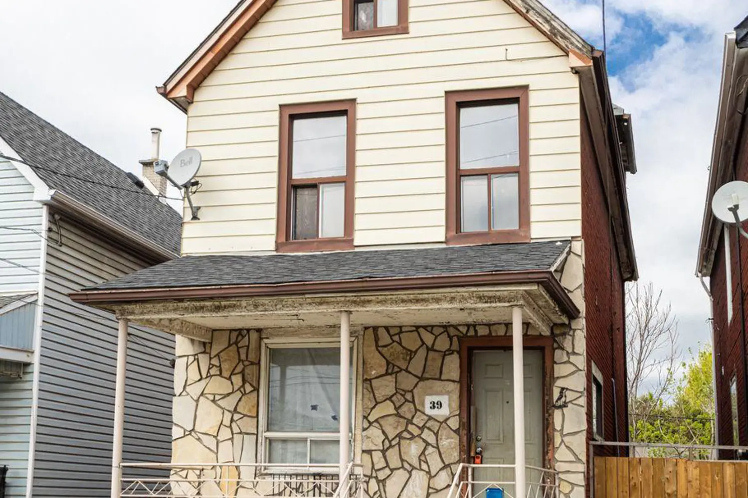 39 Munroe Street