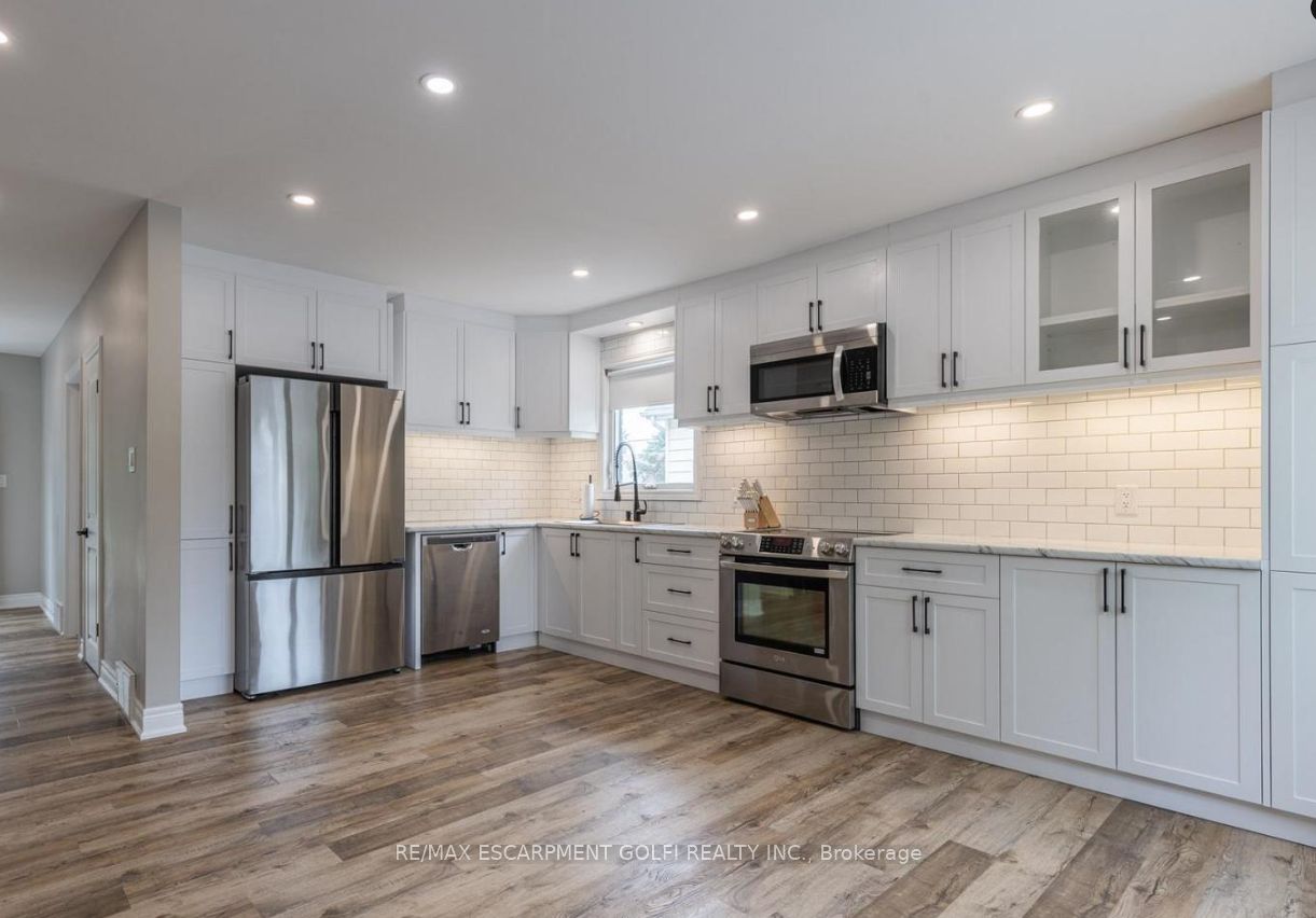 Additional image 6 of MAIN-3272- Frances Avenue, Niagara Falls, ON, L2J 2H8