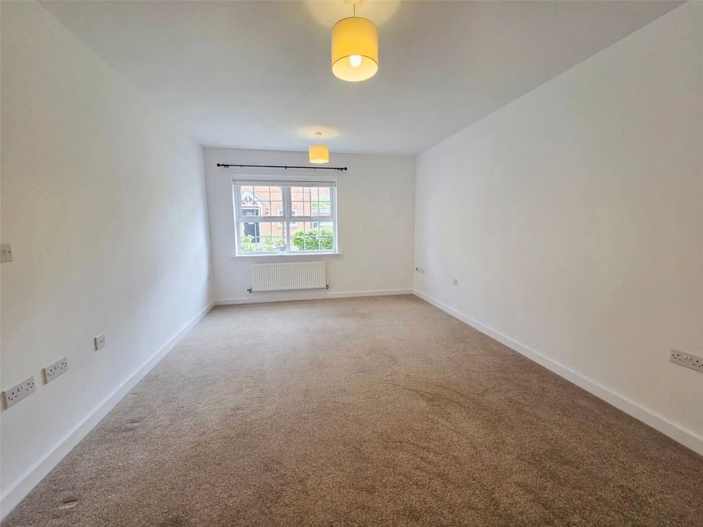 Additional image 3 of 1 bed property to rentRunnymede Drive, Odiham, Hook, Hampshire RG29