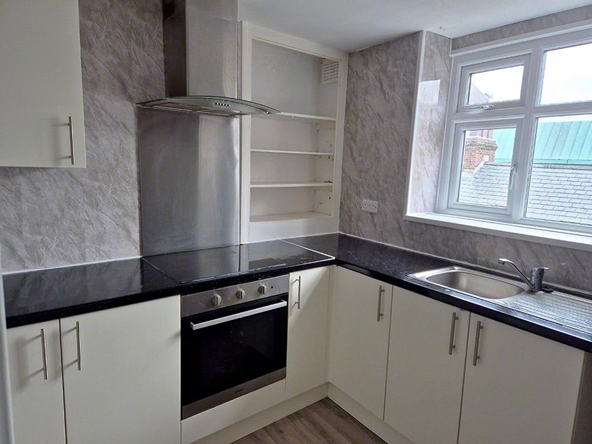 3 bed flat to rentA Pool Street, Caernarfon LL55