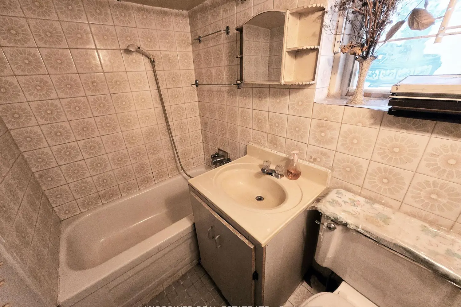 Additional image 16 of 9 Saint Clarens Avenue