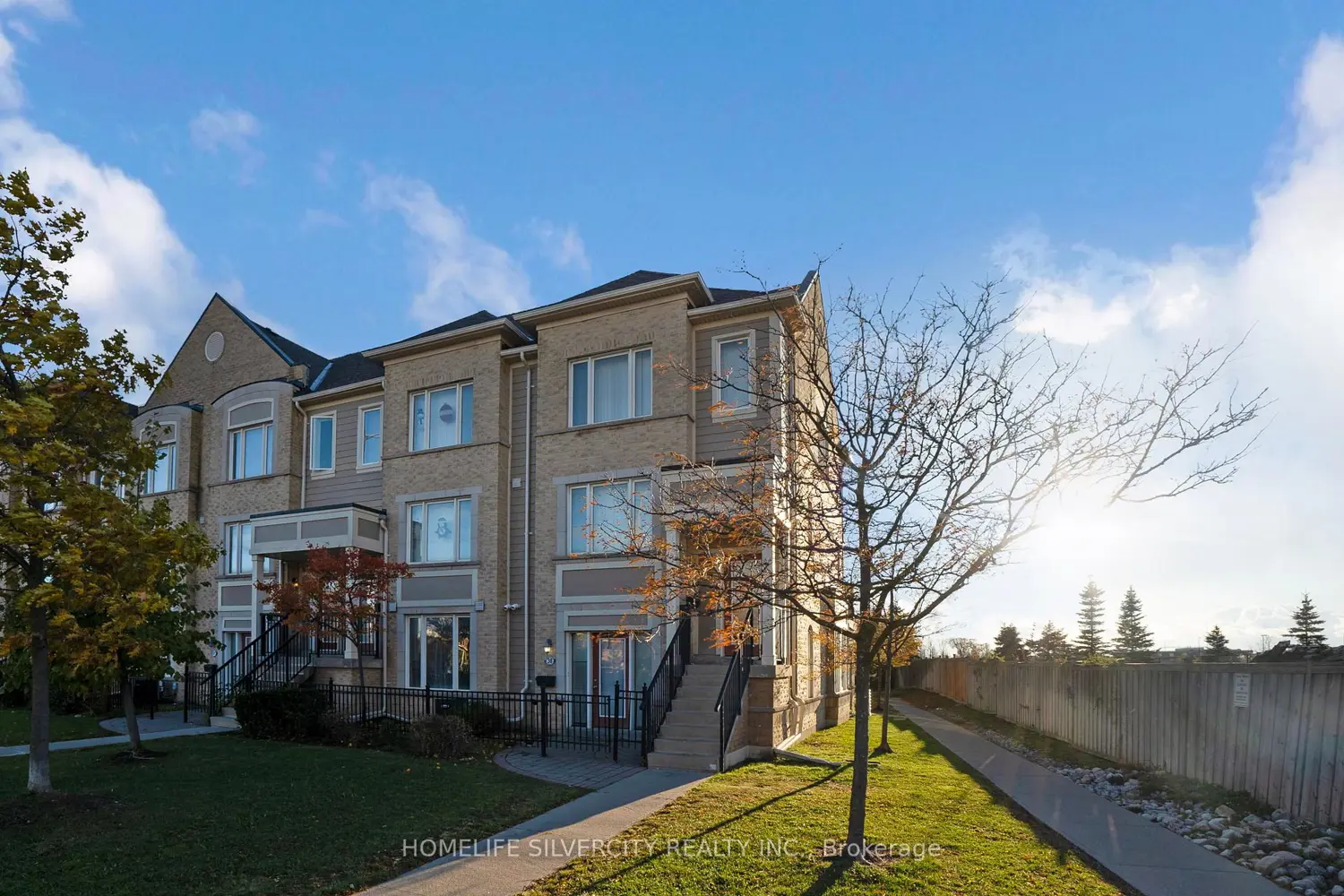 60 Fairwood Circle 38 photo 2