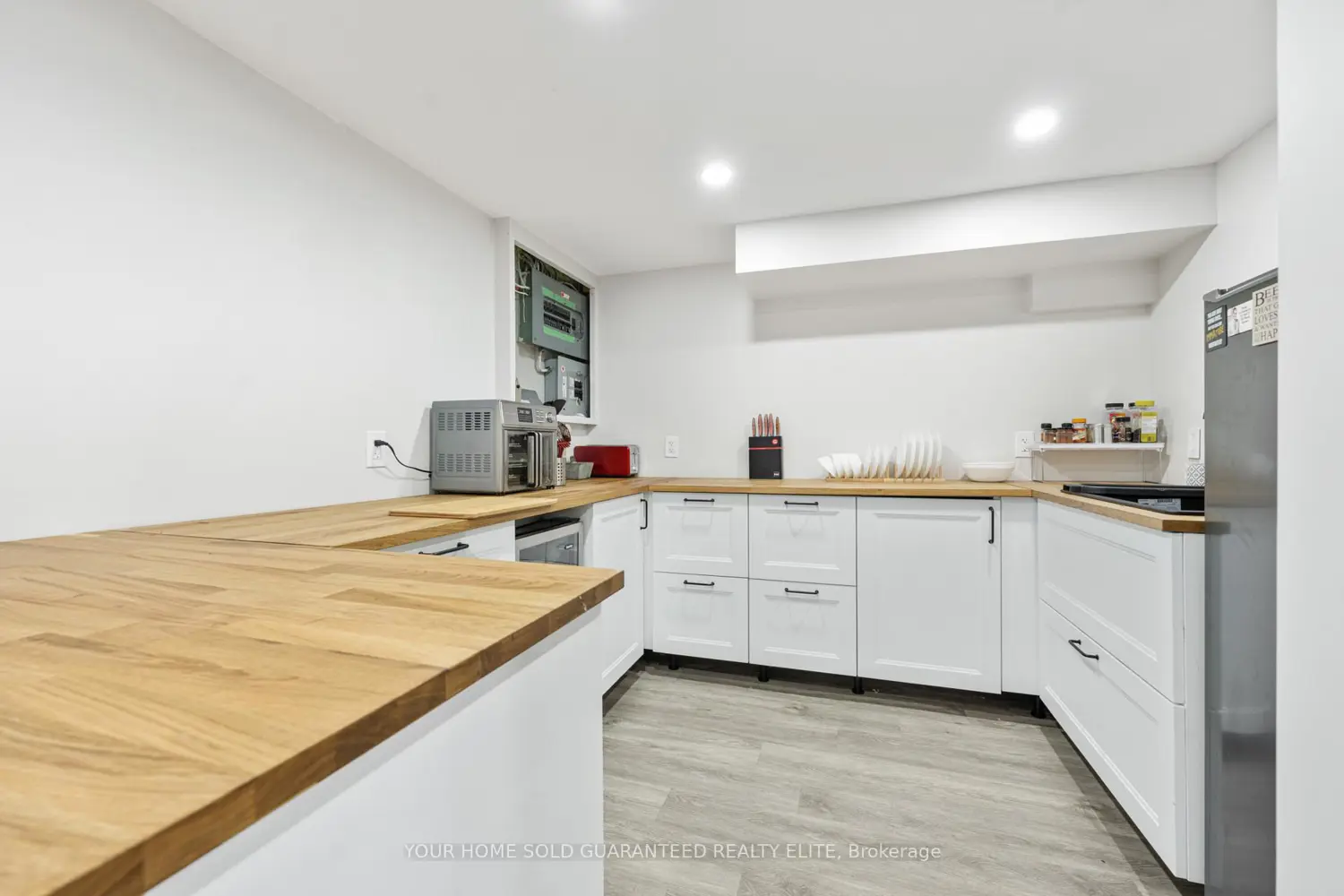 Additional image 9 of 1063 Maplehurst Avenue