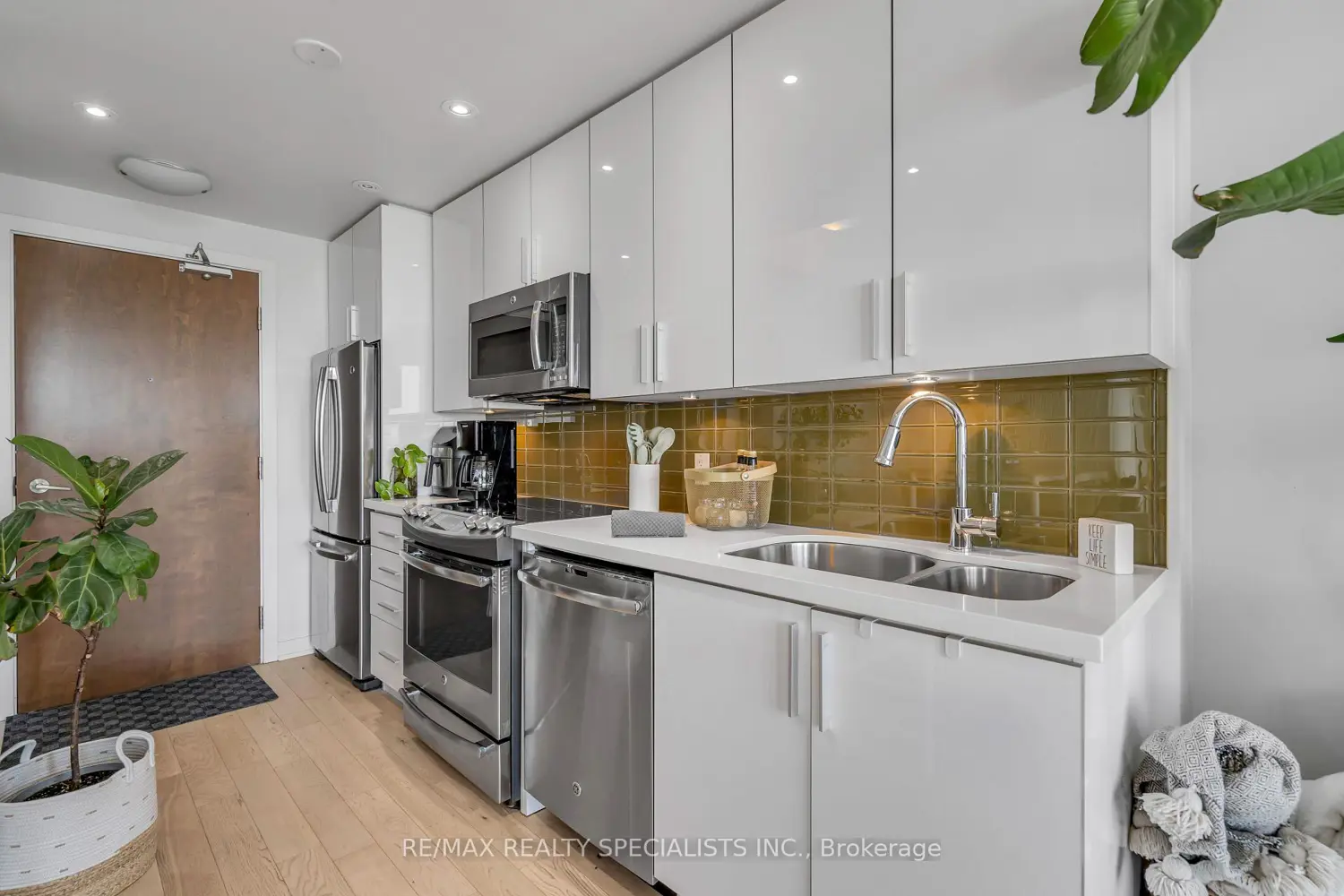 Additional image 3 of 2212 Lake Shore Boulevard 4304