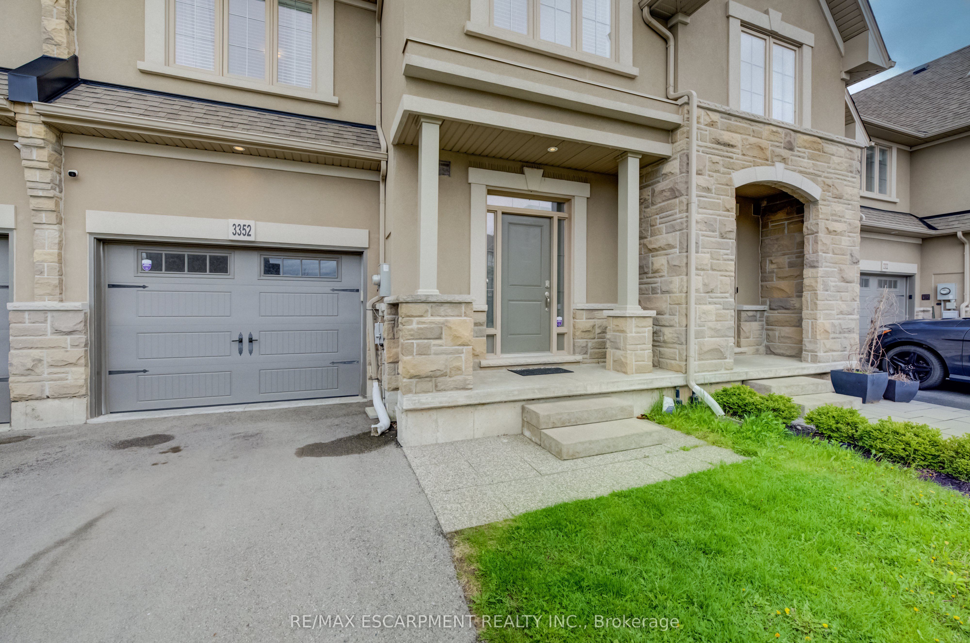 Additional image 2 of 3352 Stalybridge Drive, Oakville, ON, L6M 1N9