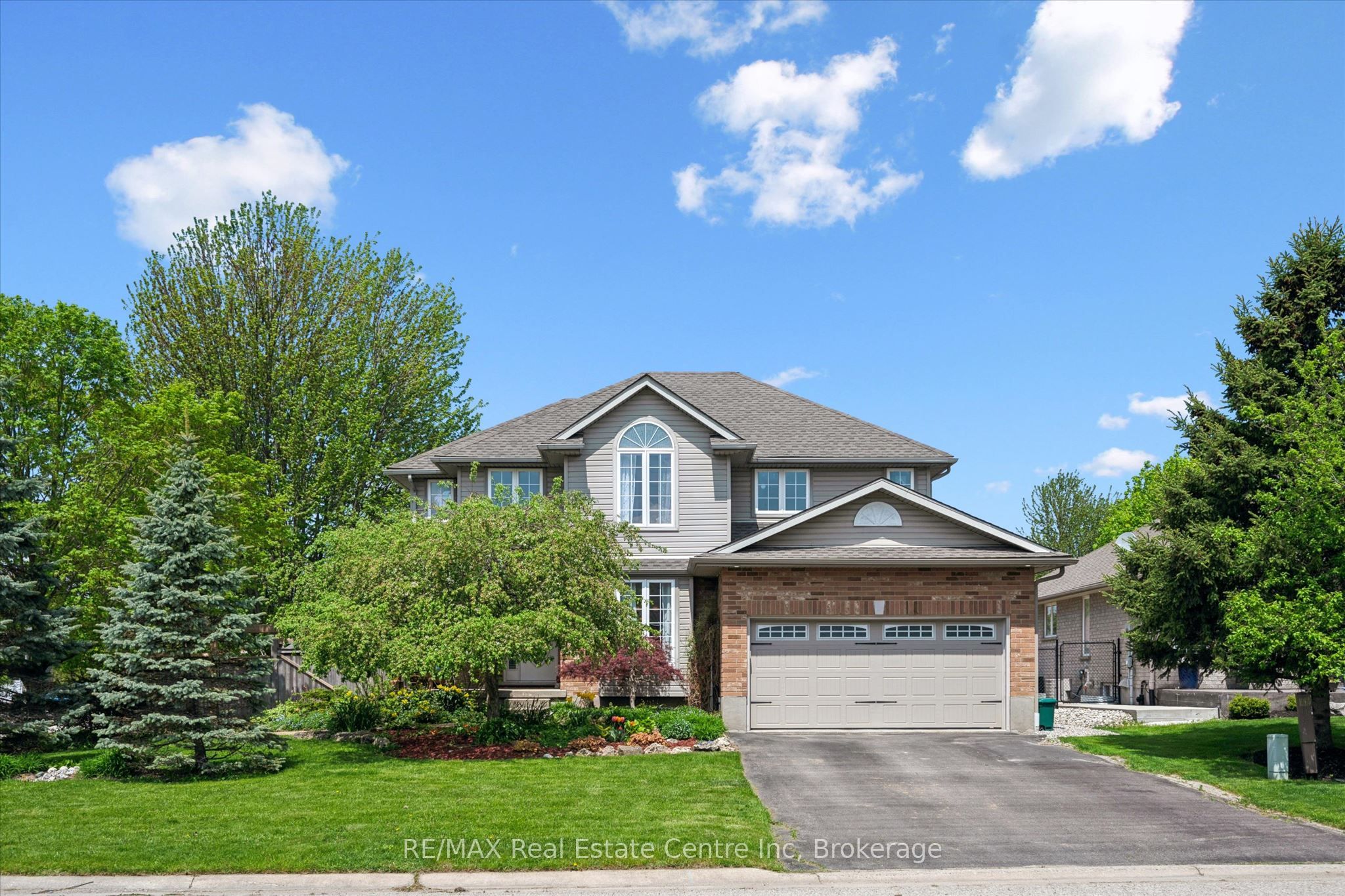 332 Daniel Crescent, Centre Wellington, ON, N0B 1S0
