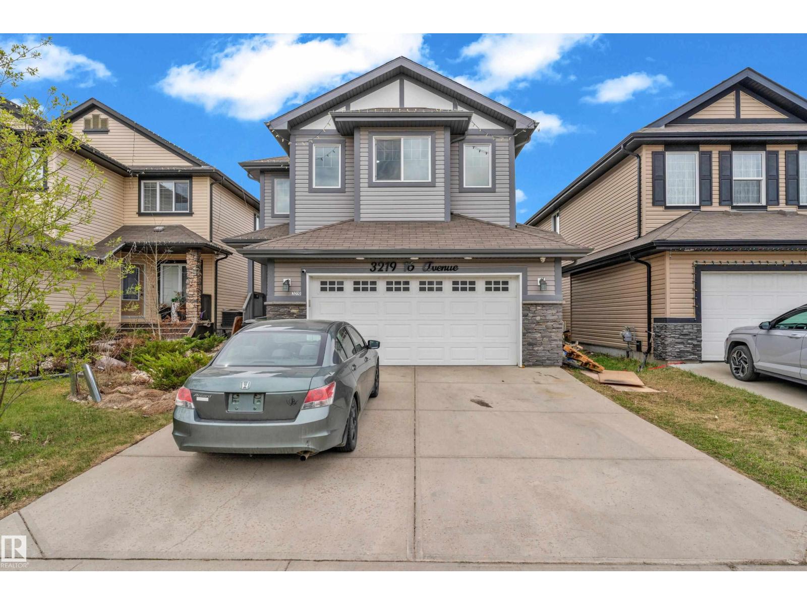 3219 16 Avenue NW, Edmonton, AB, T6T0T8