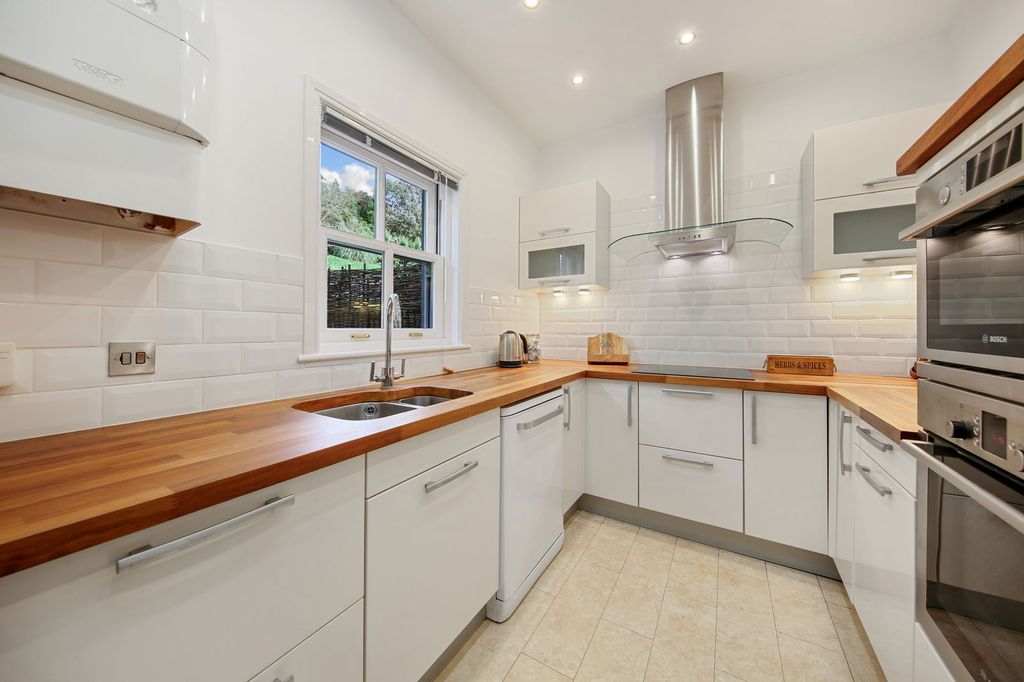 Additional image 5 of 3 bed town house to rentMalthouse Lane, Ashover, Chesterfield S45