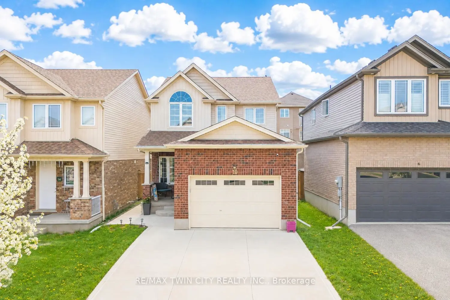 10 Sandybay Avenue
