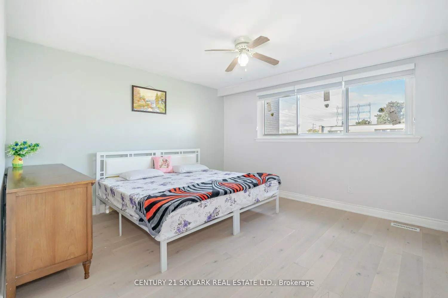 Additional image 10 of 435 Silverstone Drive 26