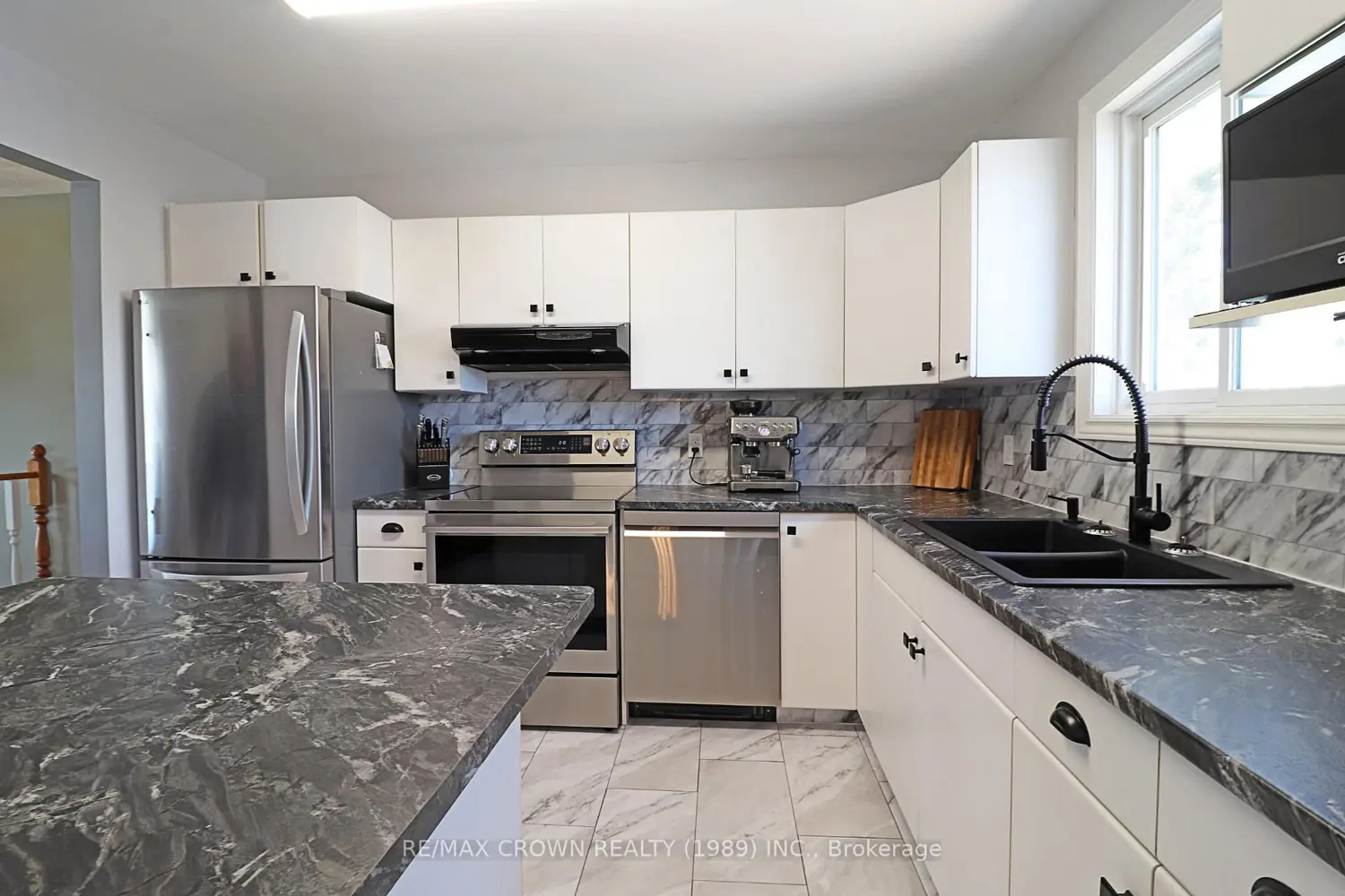 Additional image 8 of 3274 Percy Avenue