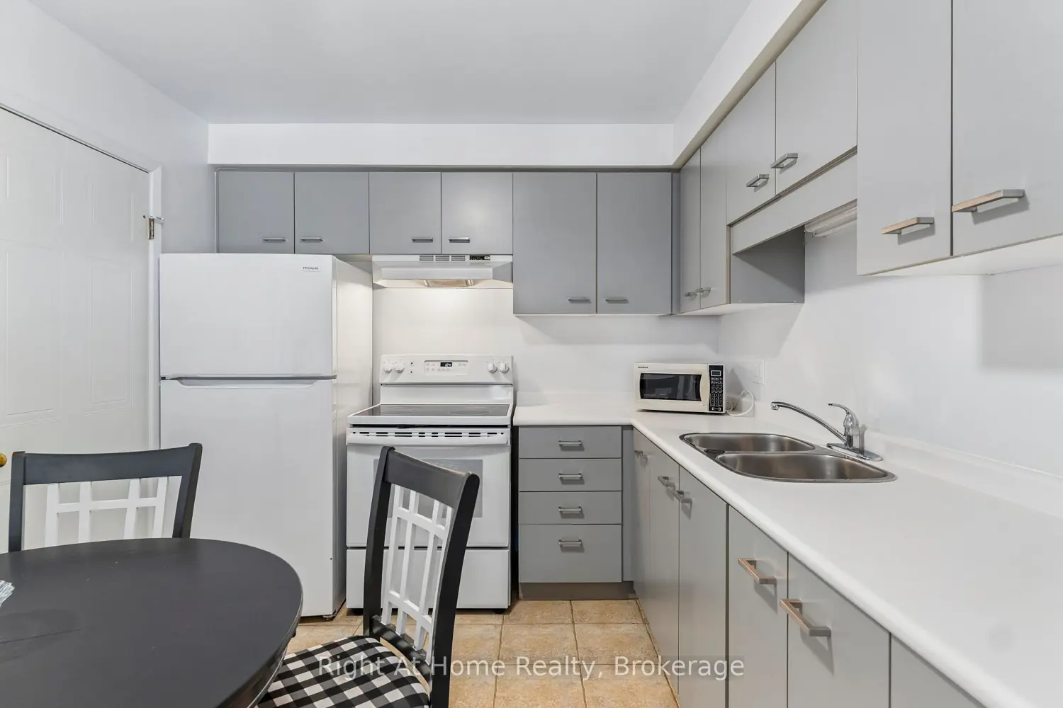 Additional image 5 of 565 Greenfield Avenue 310