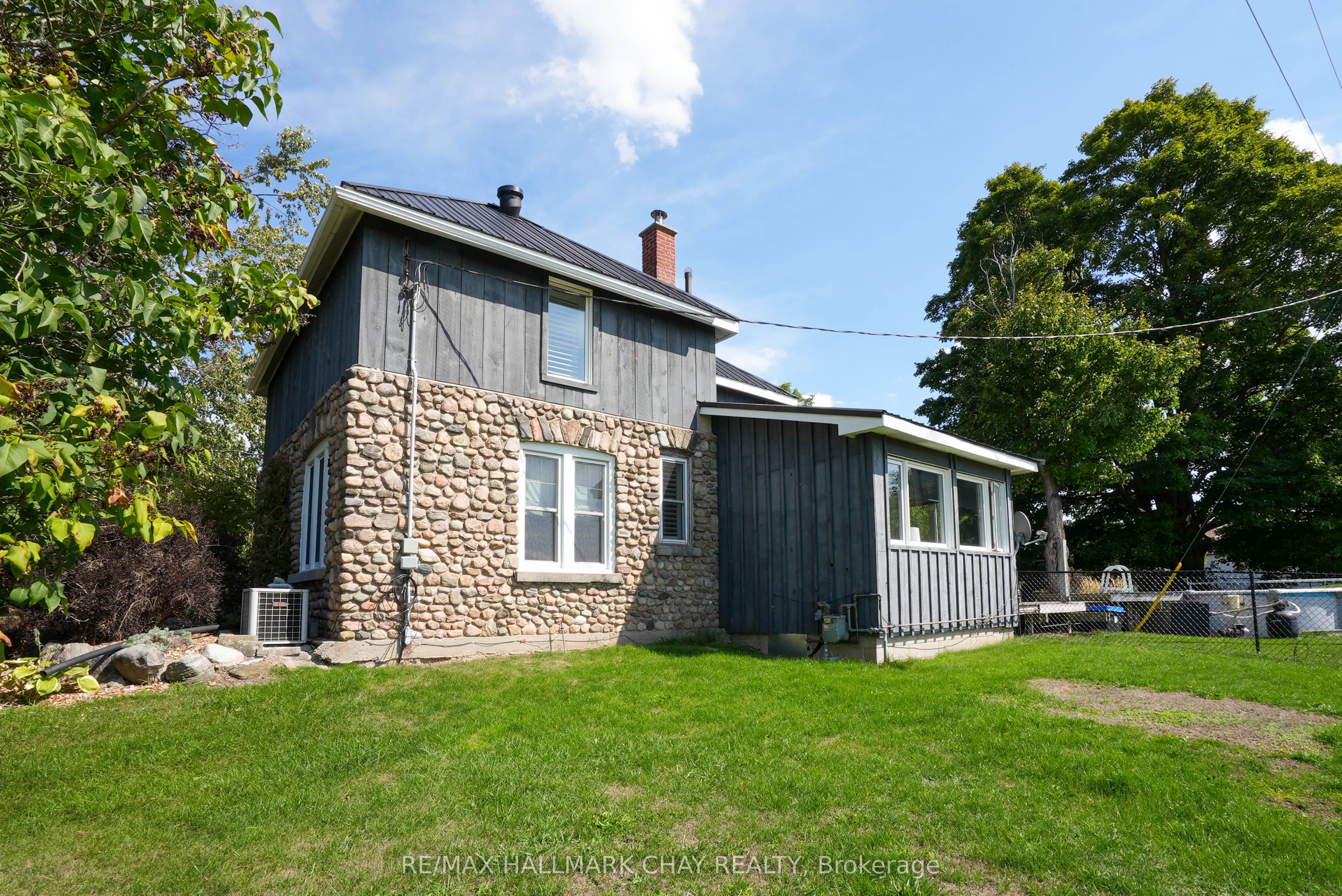 Additional image 3 of 2473 Ronald Road, Springwater, ON, L0L 1Y0