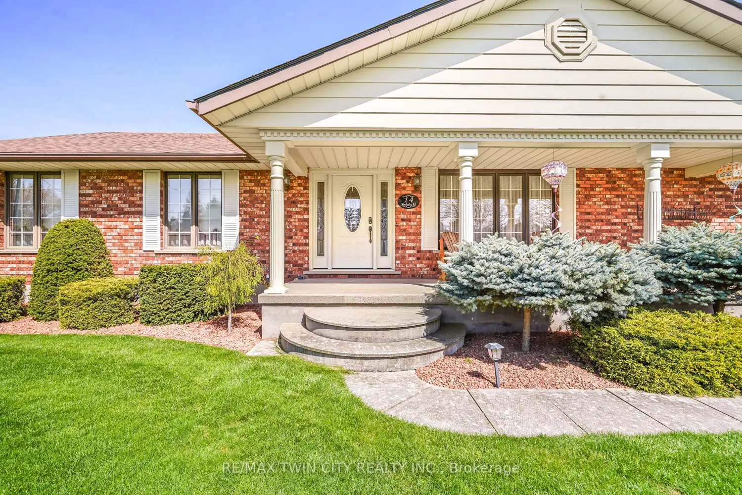 14 Kimberly Road photo 2