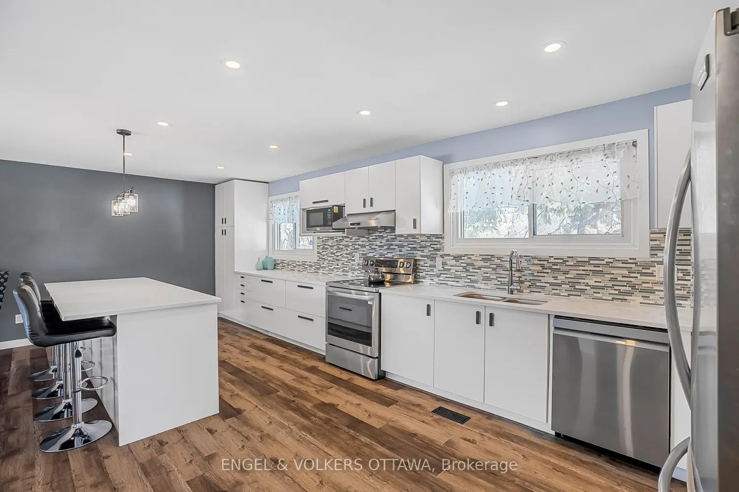 1427 Rosebella Avenue photo 5