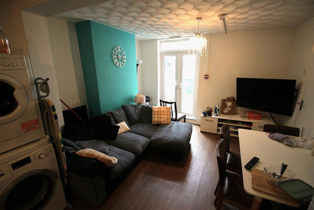 5 bed shared accommodation to rentMarmion Road, Southsea. PO5 photo 5