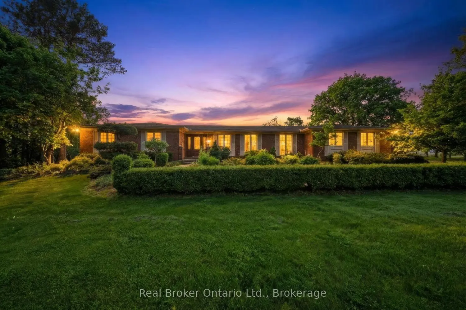 3 Meadowbrook Court