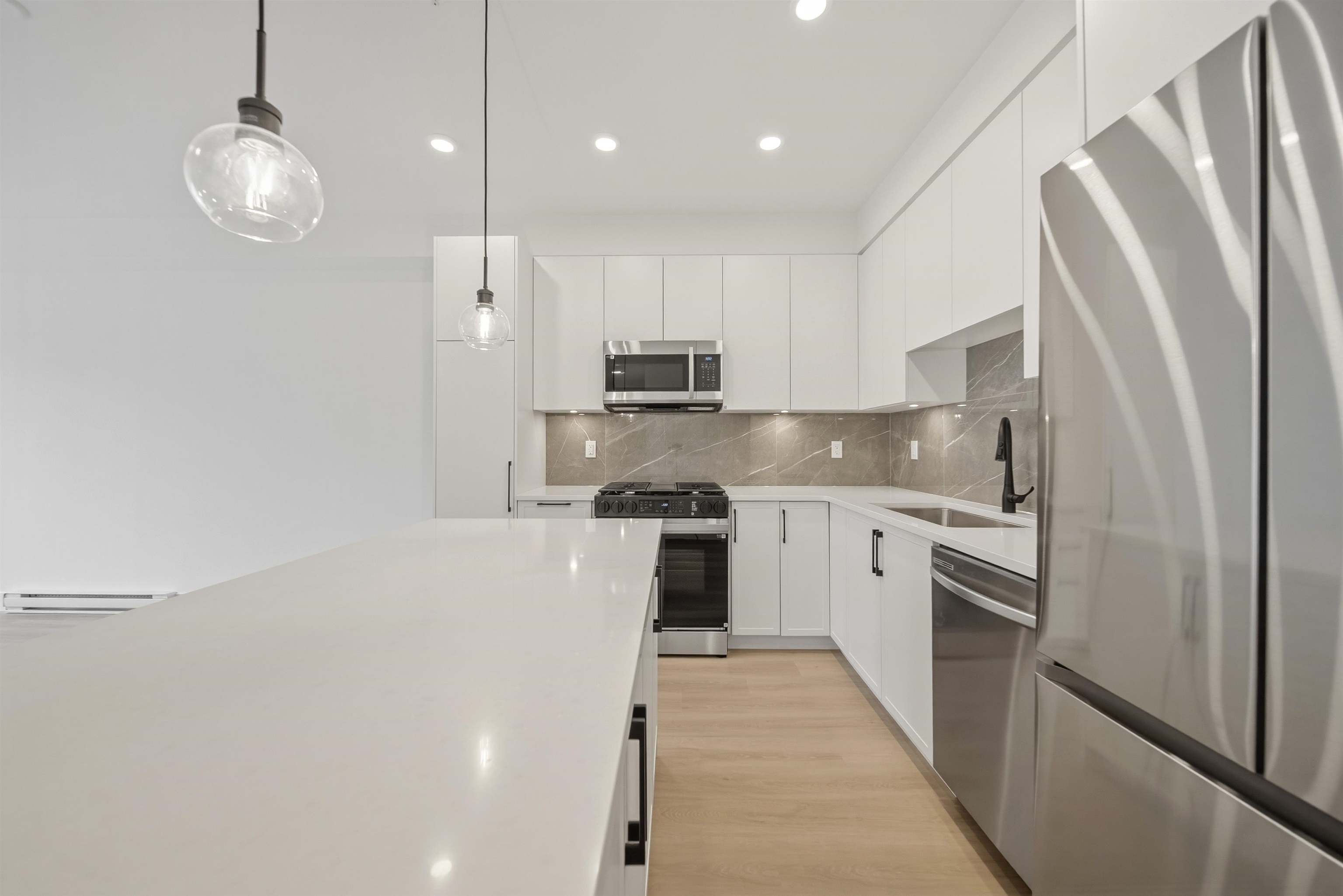 Additional image 2 of 401-3438 146a Street, Surrey, BC, V0V 0V0