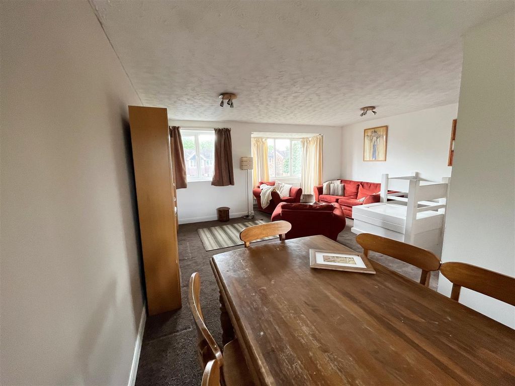 Additional image 10 of 3 bed property to rentLarchwood Drive, Wilmslow, Cheshire SK9