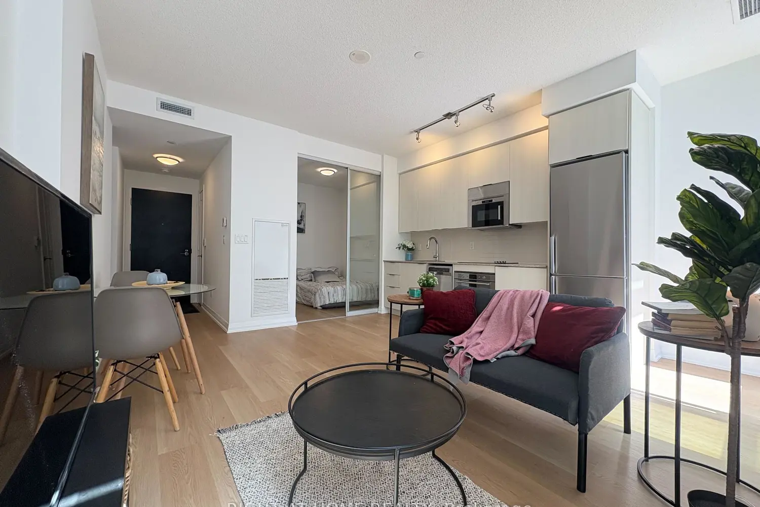 Additional image 4 of 101 Erskine Avenue 308