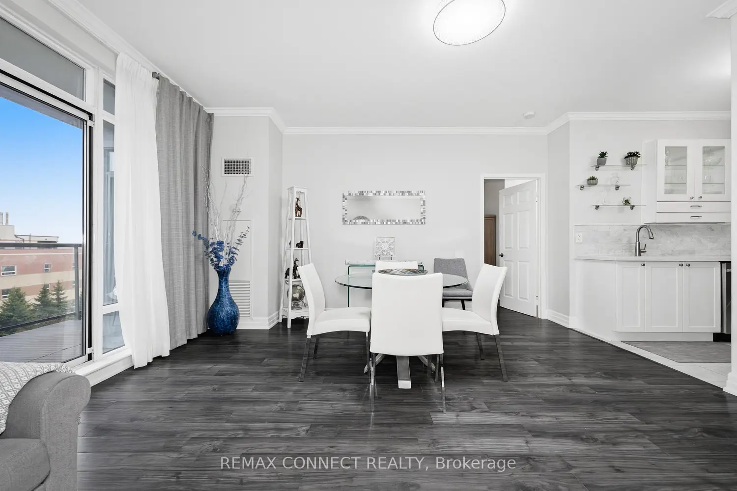 Additional image 11 of 11121 Yonge Street 512