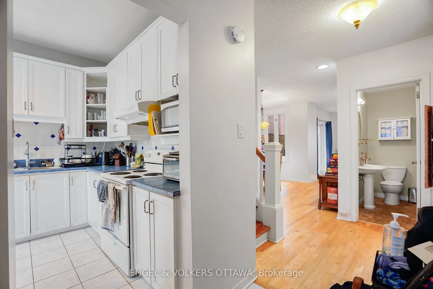 293 Somerset Street photo 2
