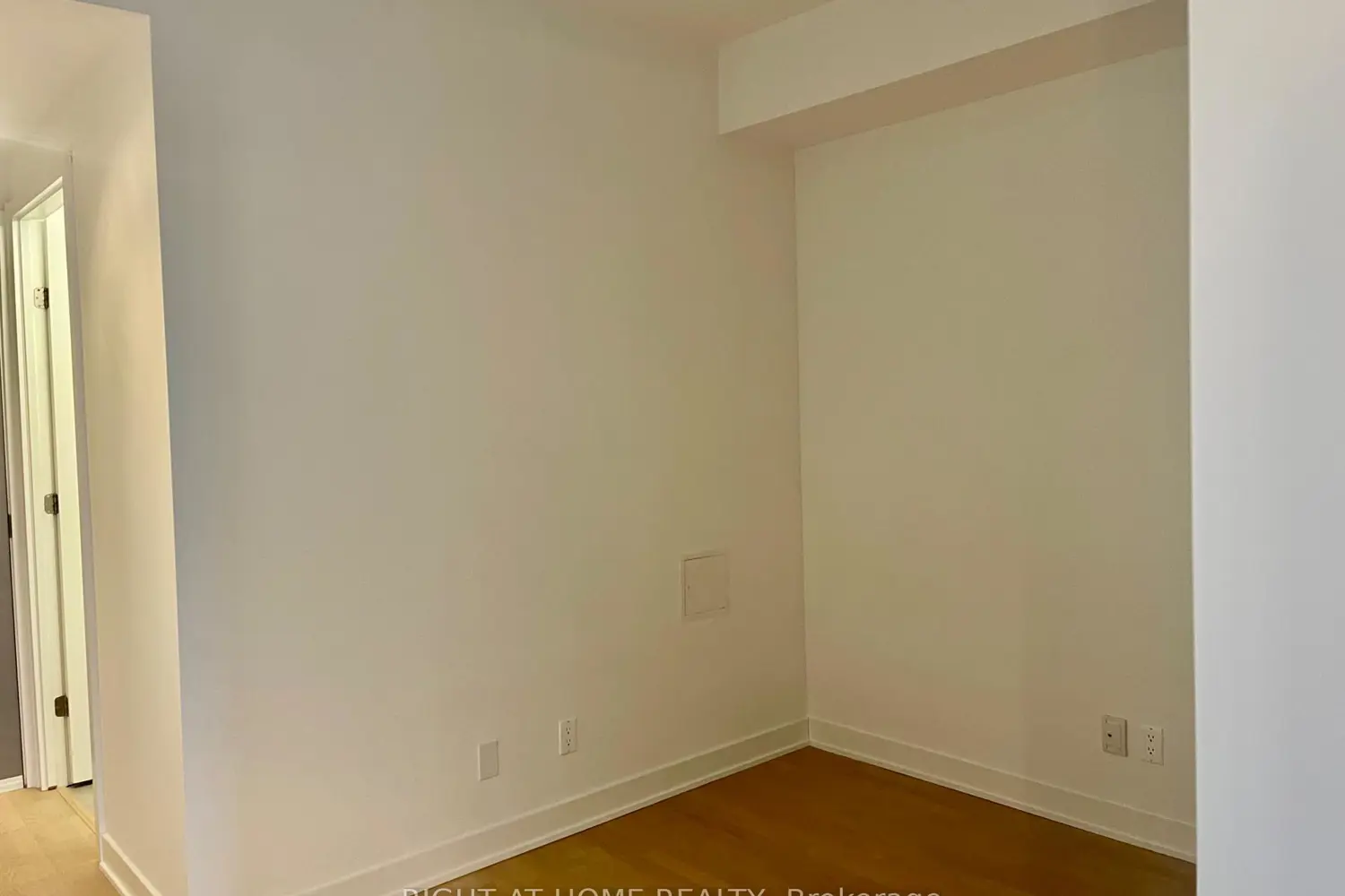 Additional image 4 of 203 Catherine Street 705