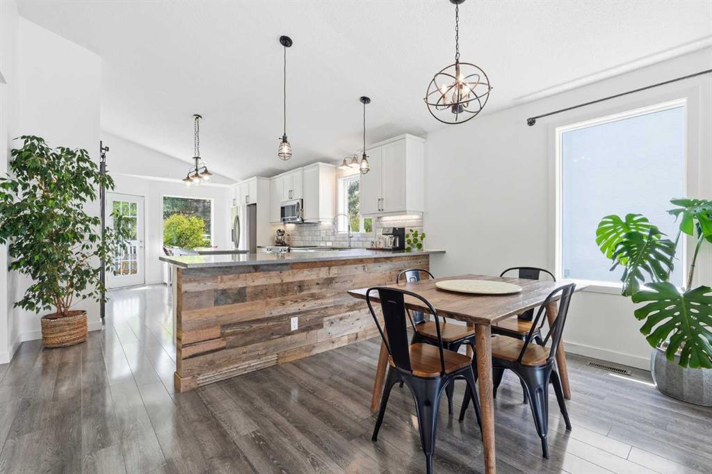 Additional image 4 of 10 Shawbrooke Rise SW, Calgary, AB, T2Y 3A3