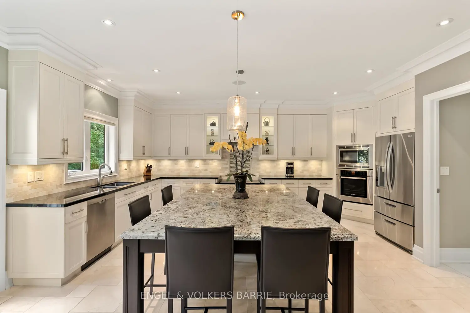 7 Gallagher Crescent photo 3