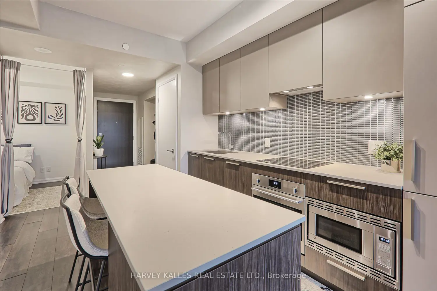 Additional image 6 of 4208 Dundas Street 412