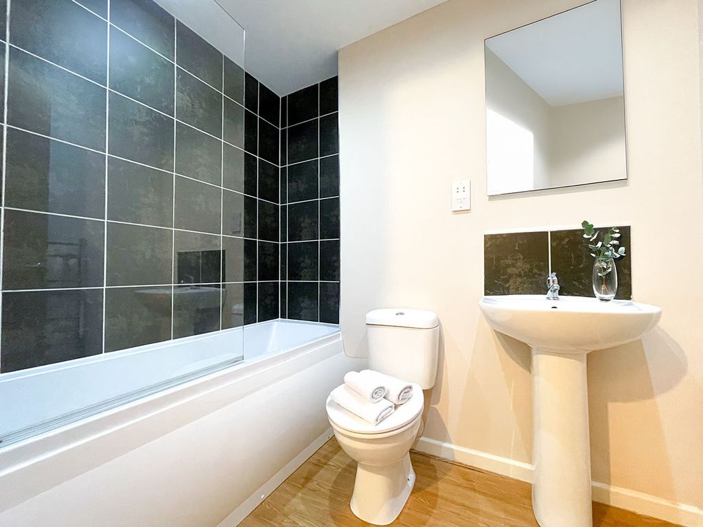 Additional image 6 of 1 bed flat to rentOldham Road, Manchester M35
