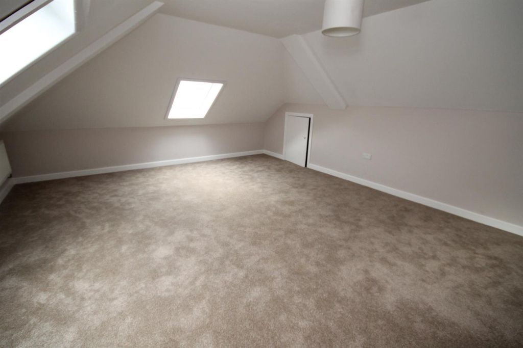 Additional image 12 of 3 bed flat to rentWilliam Court, 109-111 Manor Road, Chigwell, Essex IG7