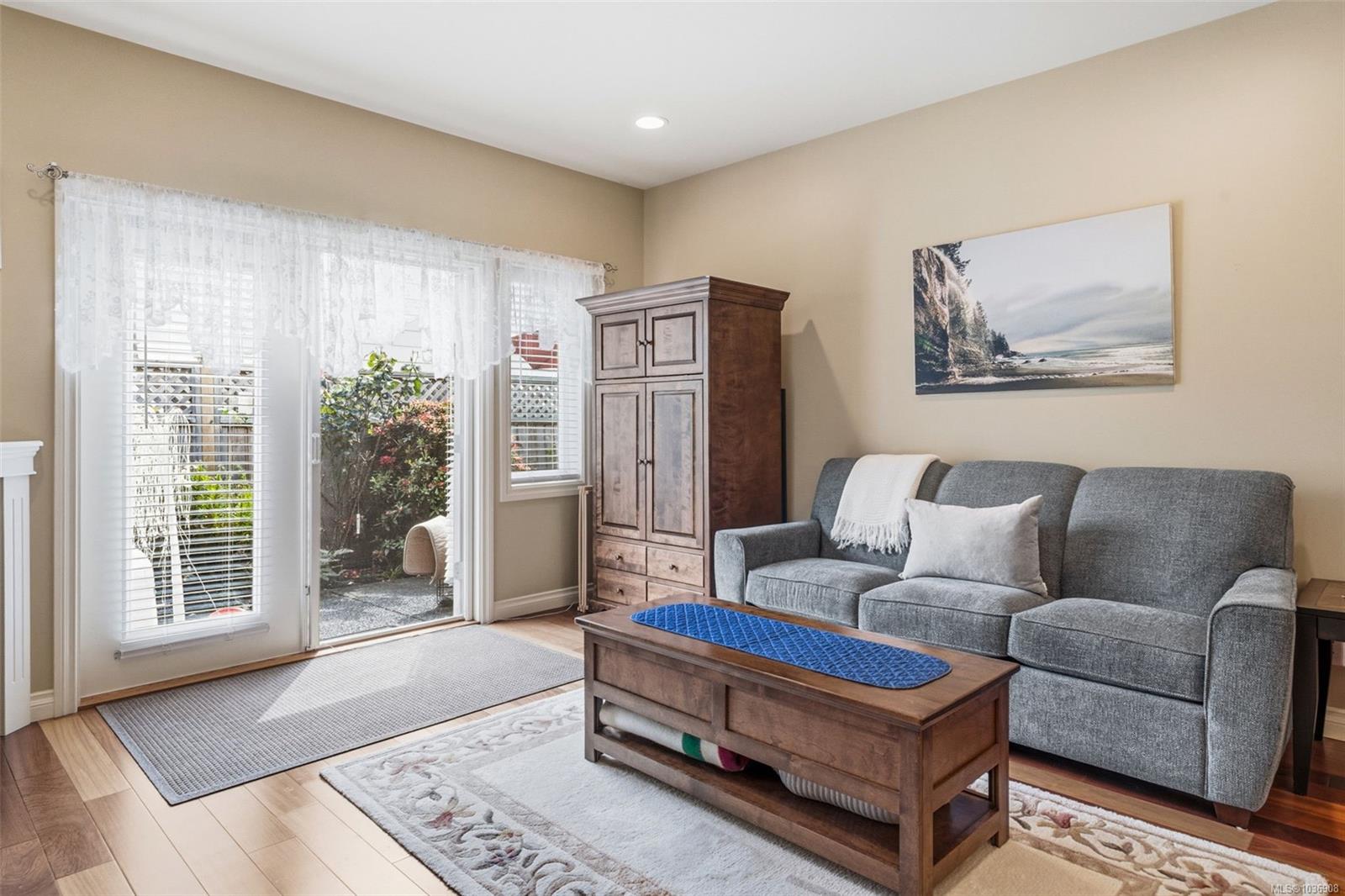 Additional image 5 of 2-9625 Fifth Street, Sidney, BC, V8L 2W7