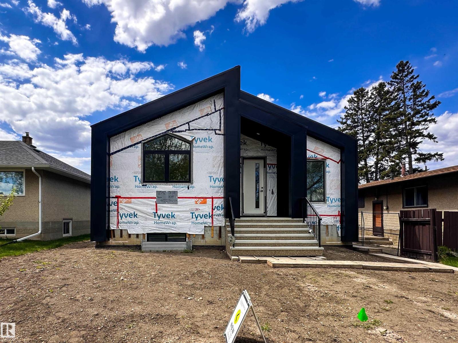 12342 131 Street NW, Edmonton, AB, T5L1M3