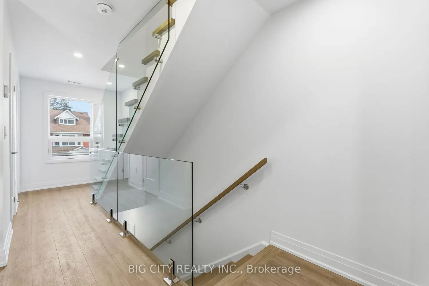 Additional image 17 of 68 Westholme Avenue 3