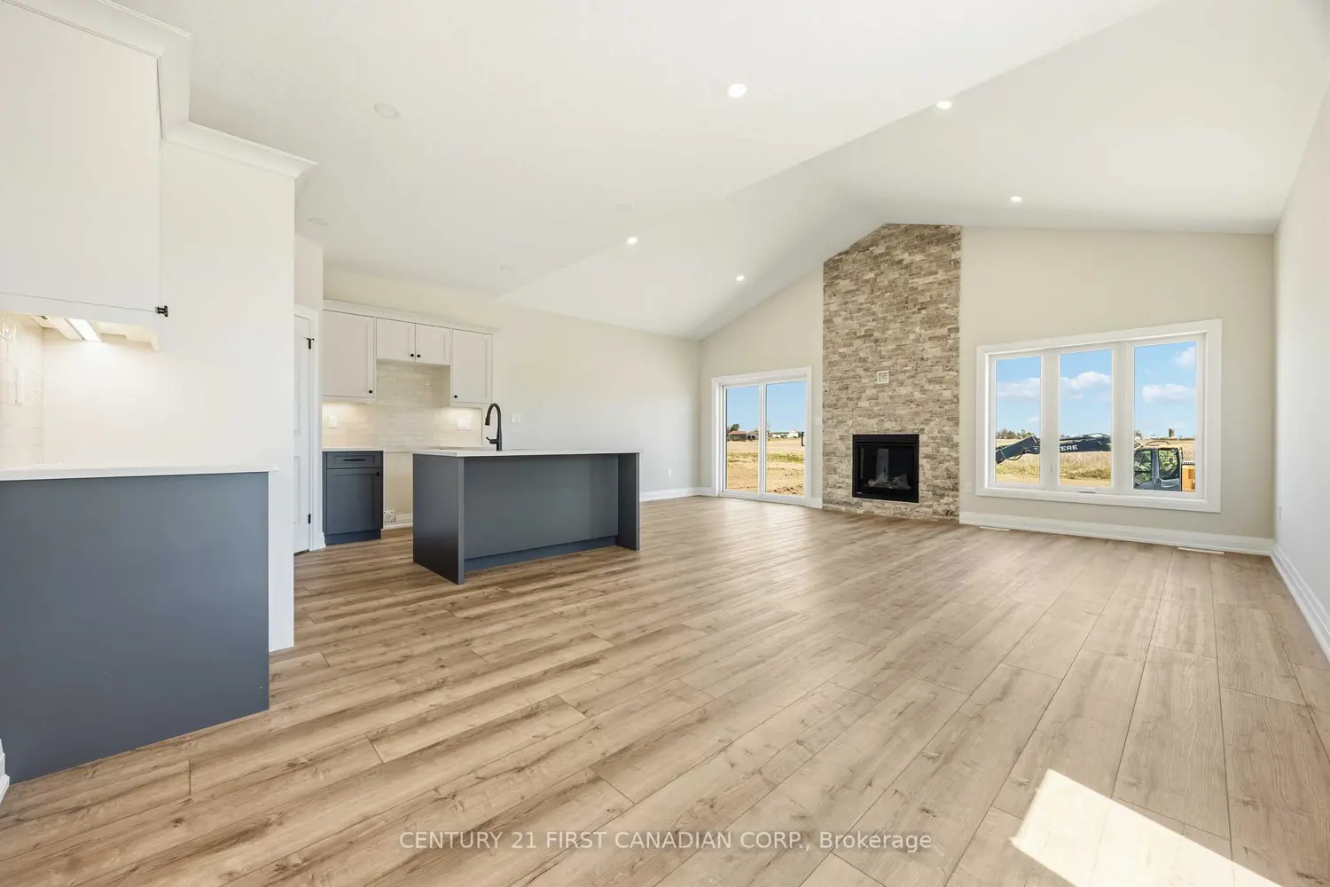 644 Ketter Way photo 3