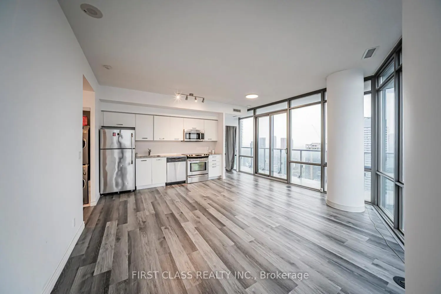 Additional image 14 of 832 Bay Street 4608