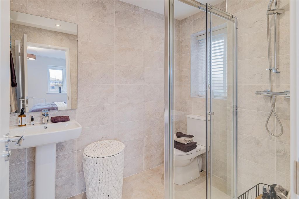 Additional image 17 of 4 bed semi-detached house to rentLiberty Rise, Hull HU9