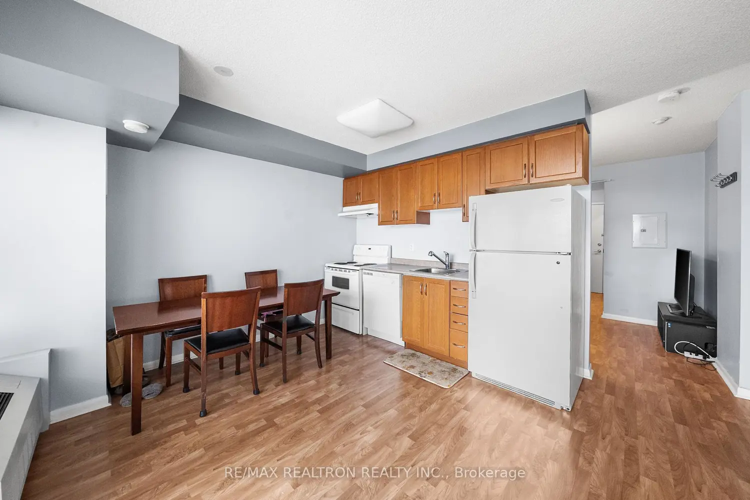Additional image 3 of 2464 Weston Road 405