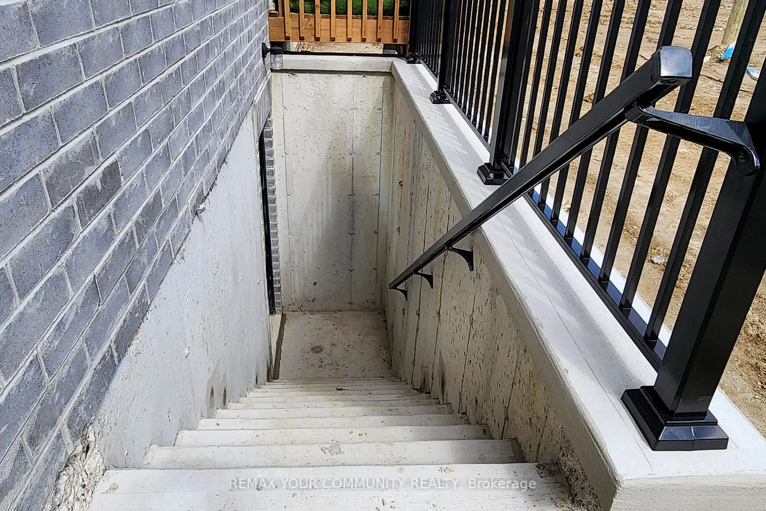 Additional image 19 of 105 Halldorson Avenue
