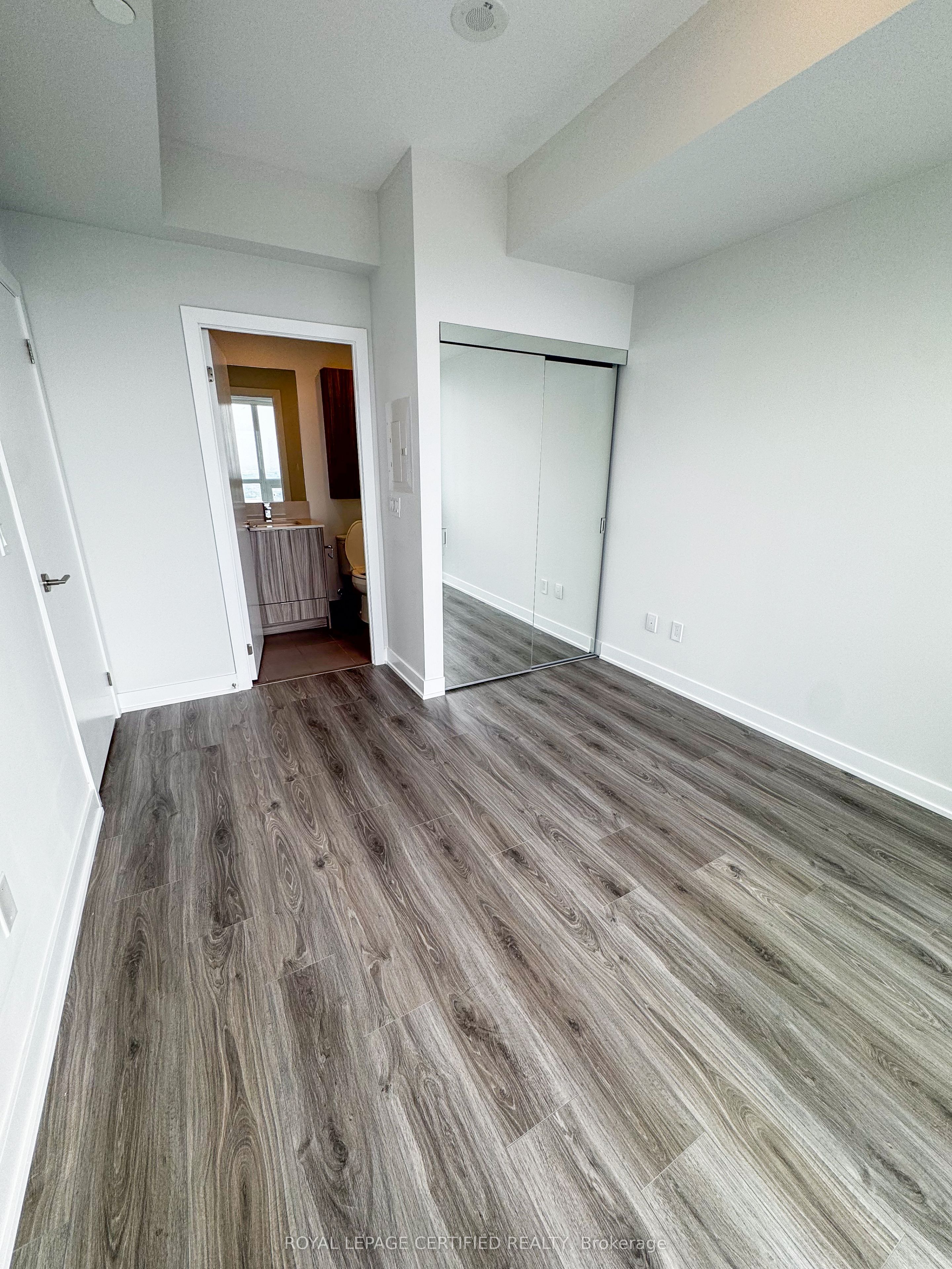 Additional image 3 of 3109-430 Square One Drive, Mississauga, ON, L5B 0L6