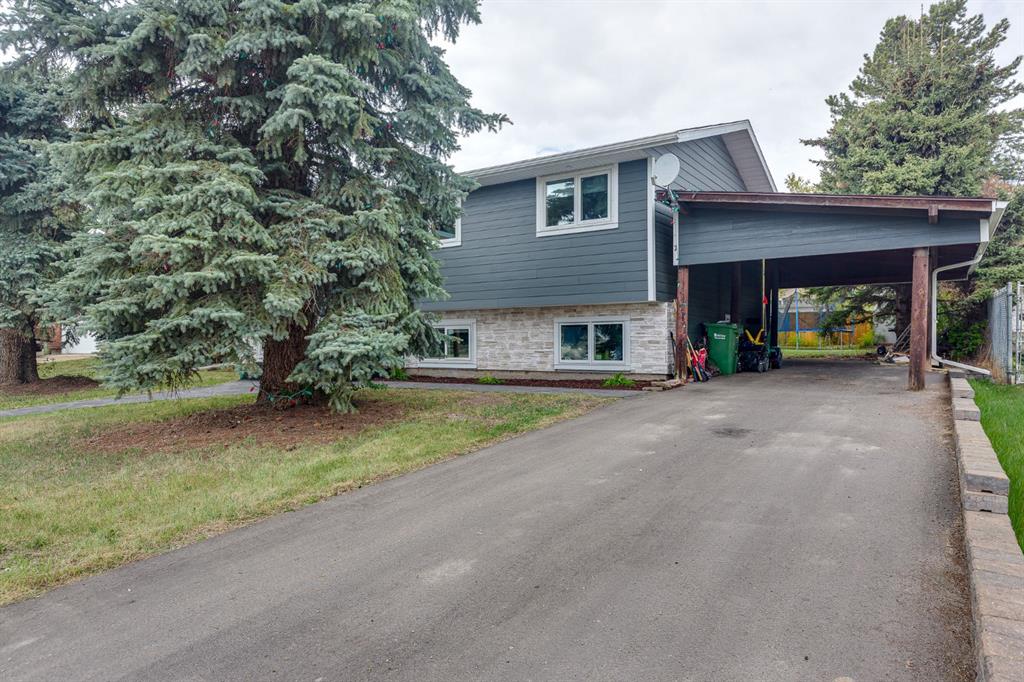 8 Nielsen Close, Red Deer, AB, T4P2A1 photo 2