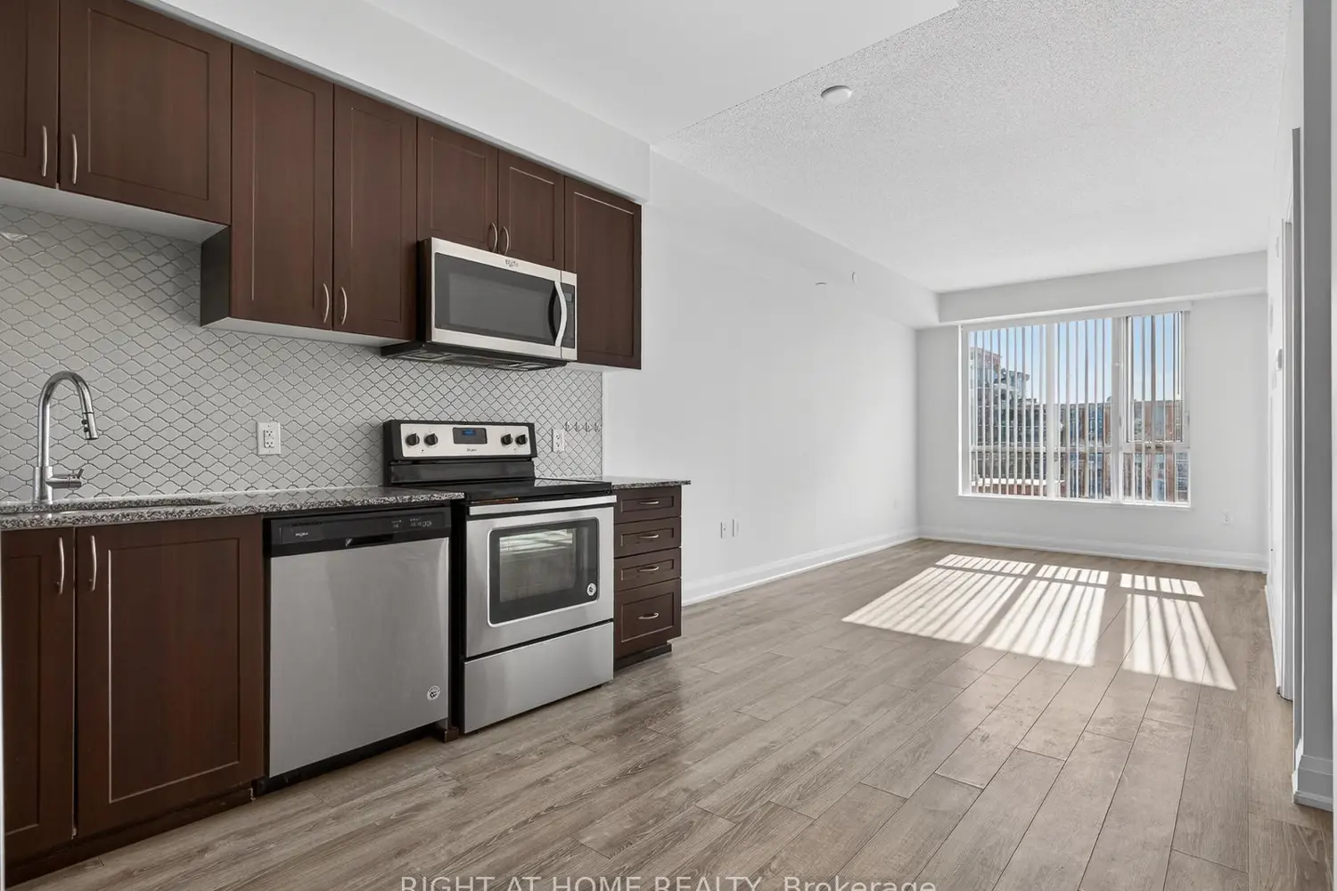 Additional image 5 of 2800 Keele Street 518