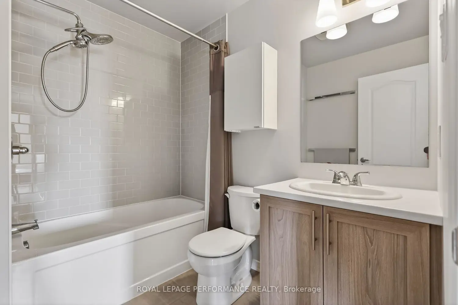Additional image 14 of 500 Radiant Private