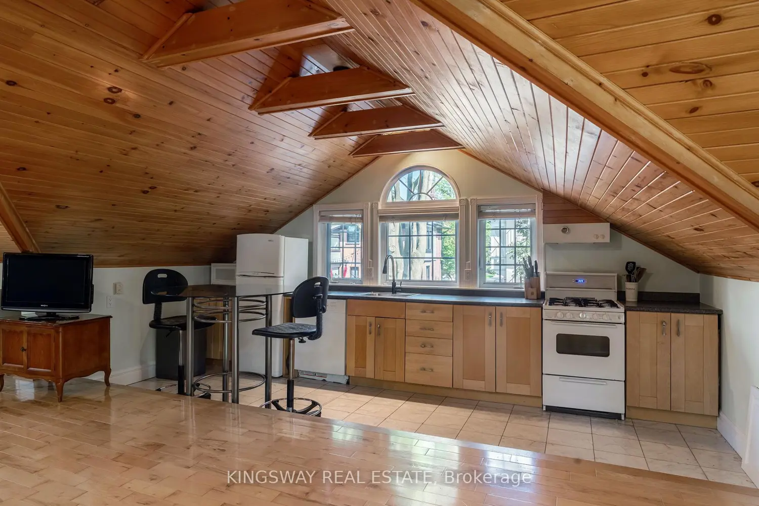 Additional image 18 of 166 High Park Avenue