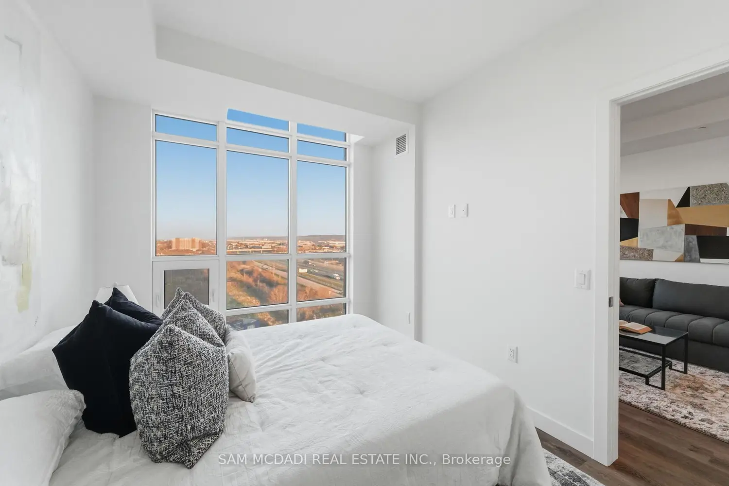 Additional image 10 of 461 Green Road 1012