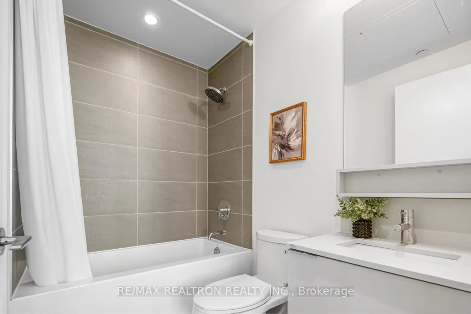 Additional image 11 of 950 Portage Parkway 5615
